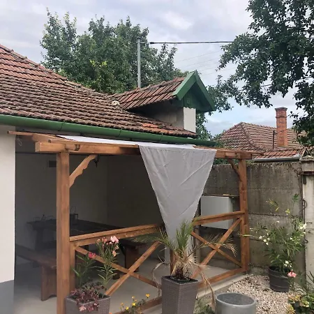 Szoke Tisza Vendeghaz